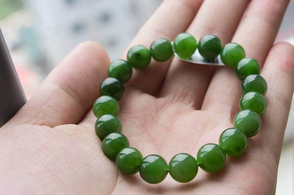 Đá Ngọc bích (Nephrite): Đặc điểm, công dụng và ứng dụng thực tế 6 Tinh thể này sẽ nâng cao sự tự tin của bạn
