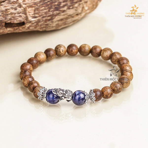 Vòng tay trầm hương Kim Thiềm Đài Các