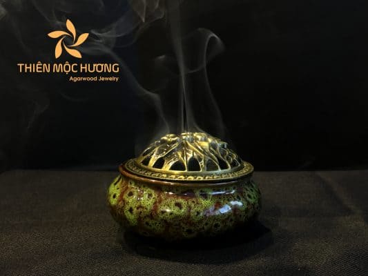Công dụng của trầm hương - tác dụng của đốt trầm và quy trình đốt trầm đúng cách