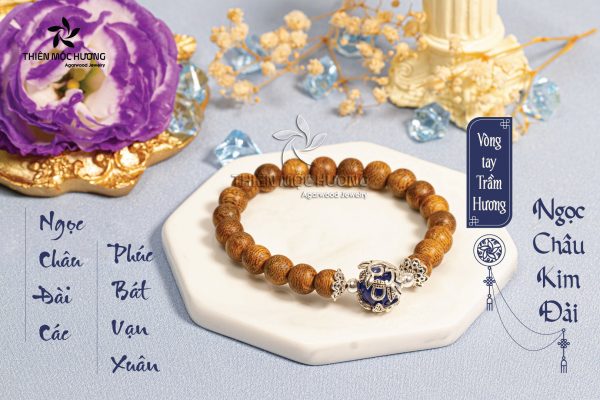 Vòng tay trầm hương Ngọc Châu Kim Đài