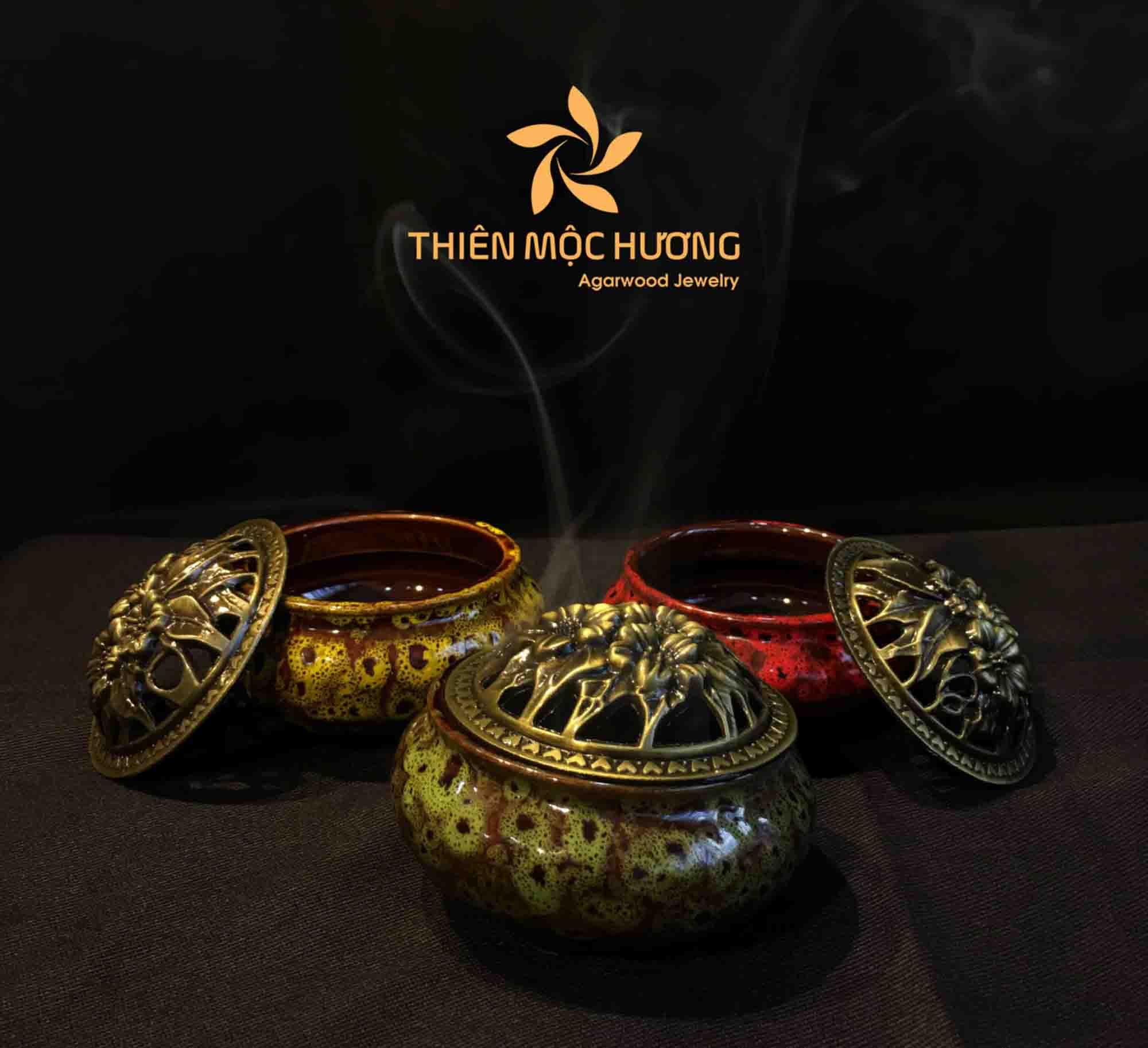 Xông đốt trầm hương